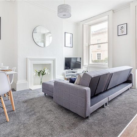 Host & Stay - Montpellier Villa Apartment Τσέλτενχαμ Εξωτερικό φωτογραφία
