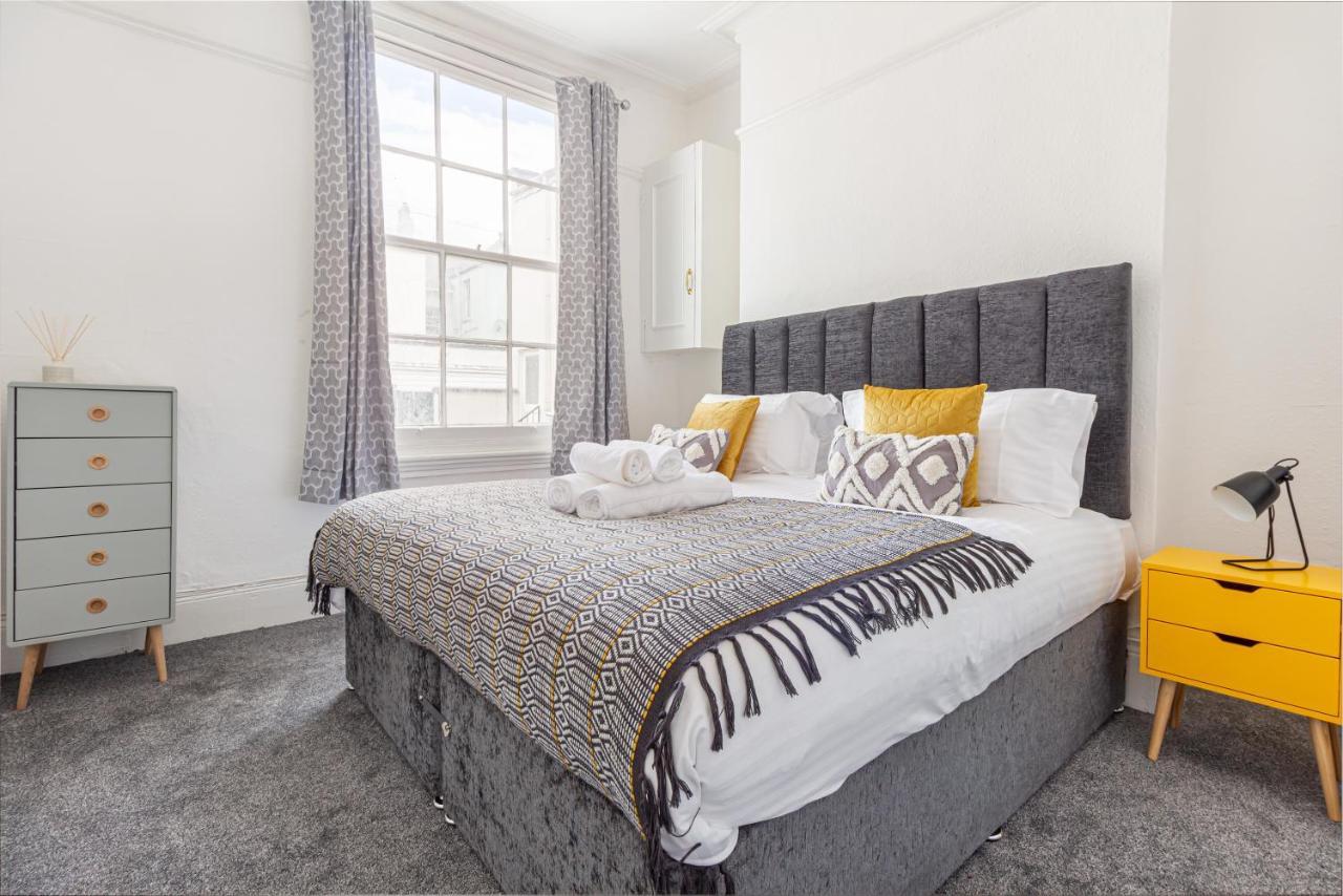 Host & Stay - Montpellier Villa Apartment Τσέλτενχαμ Εξωτερικό φωτογραφία