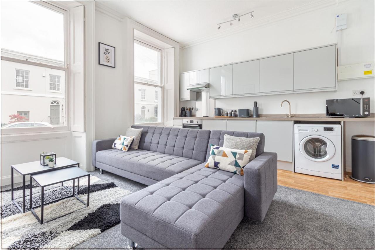 Host & Stay - Montpellier Villa Apartment Τσέλτενχαμ Εξωτερικό φωτογραφία