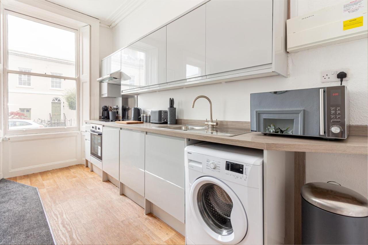 Host & Stay - Montpellier Villa Apartment Τσέλτενχαμ Εξωτερικό φωτογραφία